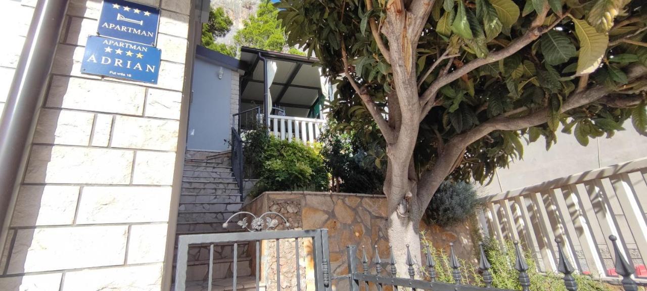 Apartment Adrian Omiš Екстериор снимка