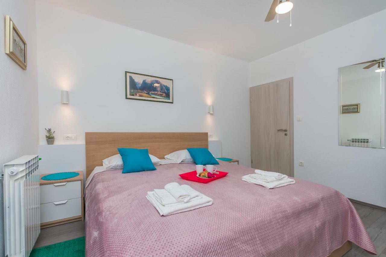 Apartment Adrian Omiš Екстериор снимка