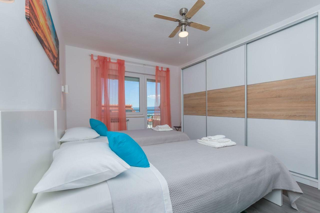 Apartment Adrian Omiš Екстериор снимка