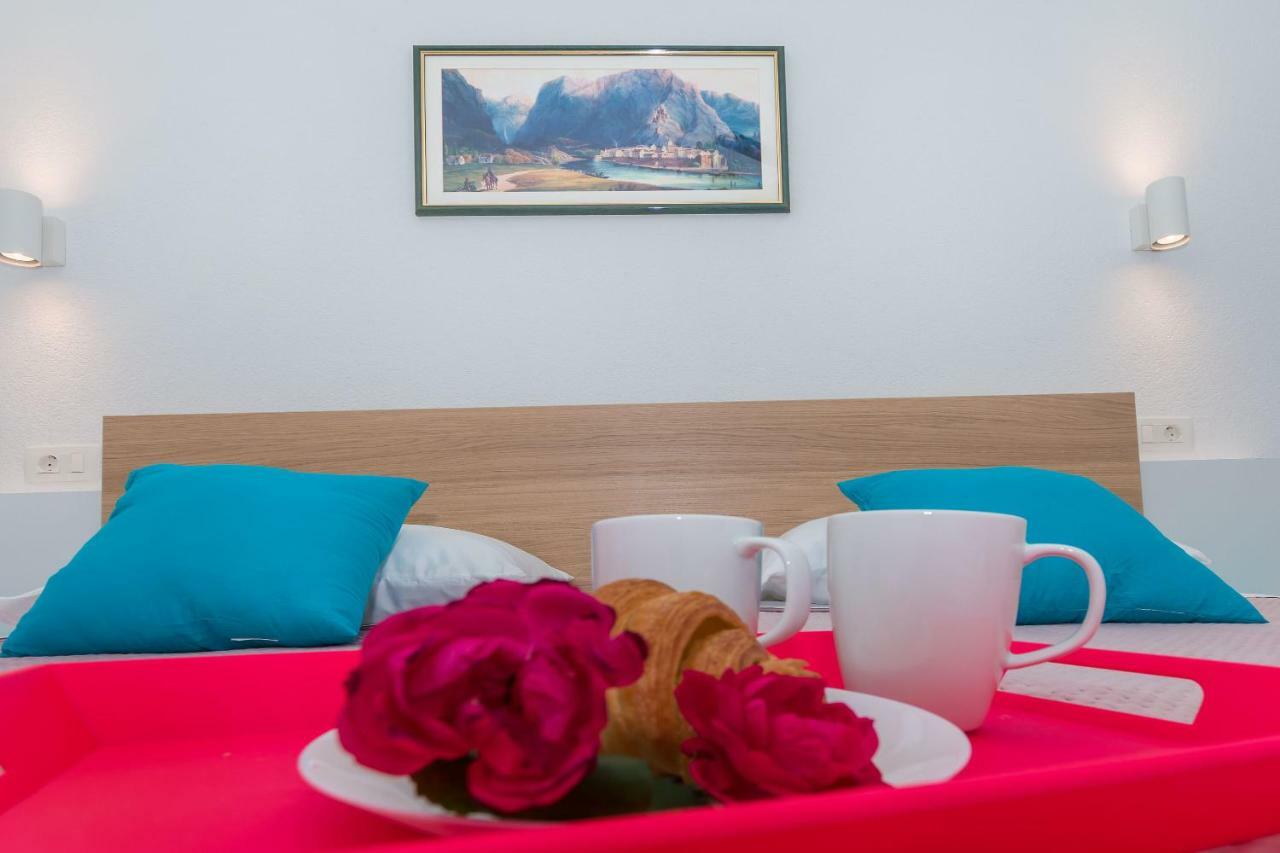 Apartment Adrian Omiš Екстериор снимка