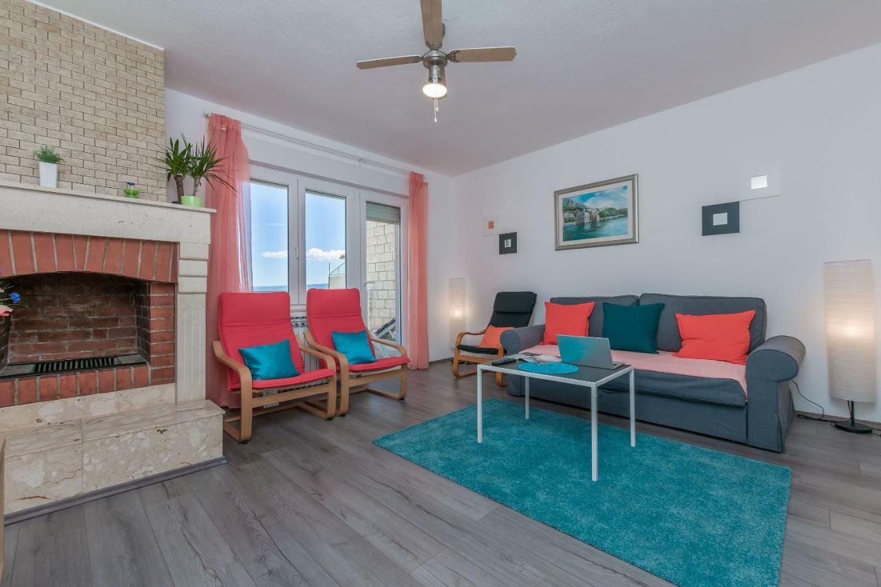 Apartment Adrian Omiš Екстериор снимка