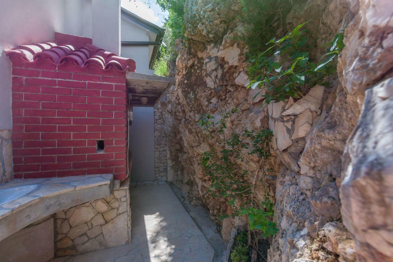 Apartment Adrian Omiš Екстериор снимка