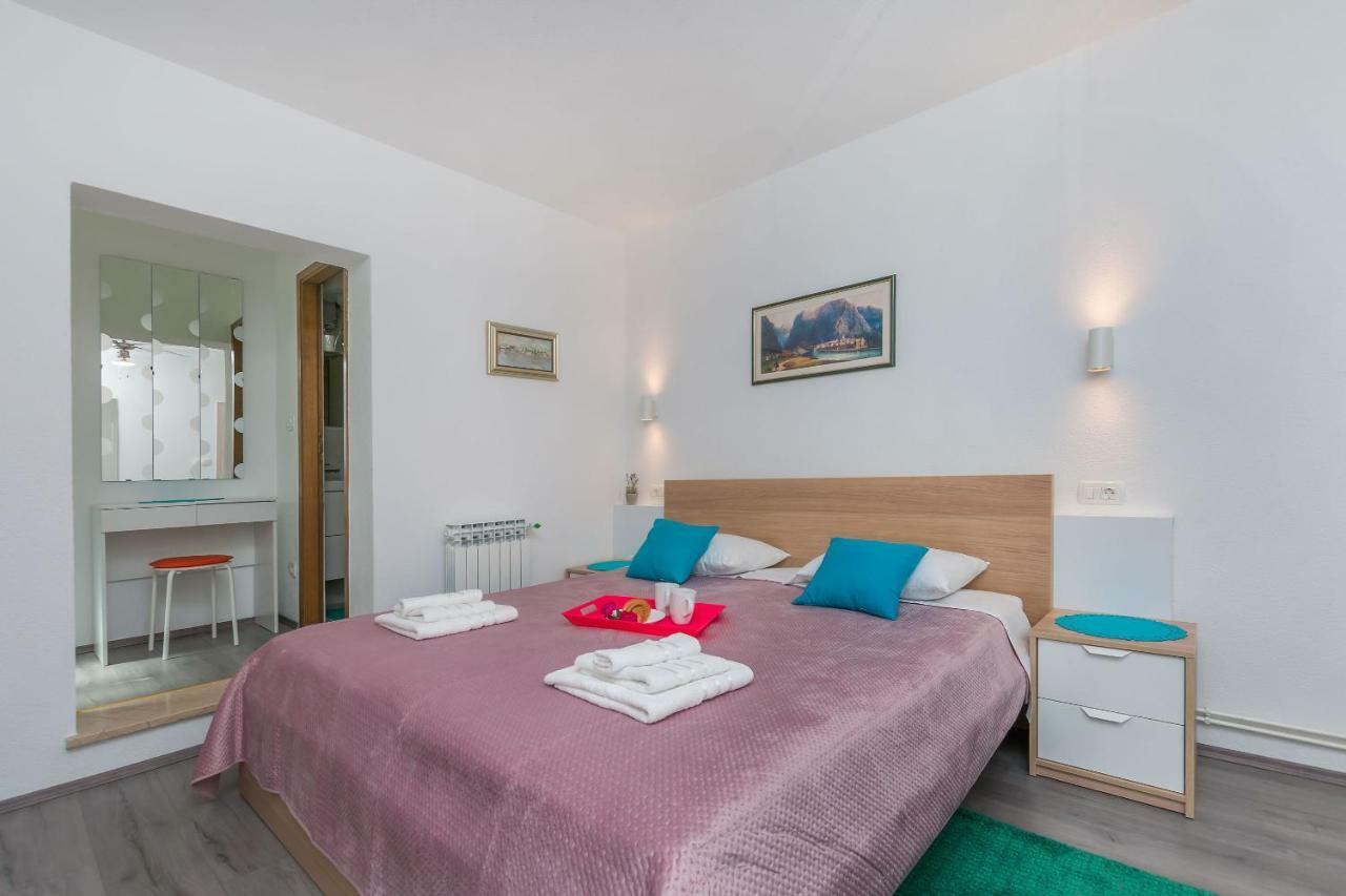 Apartment Adrian Omiš Екстериор снимка
