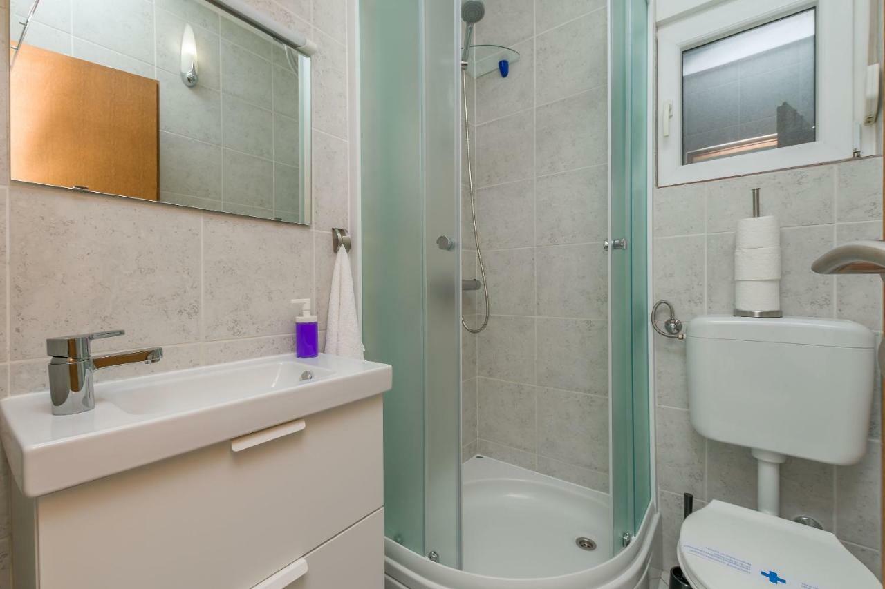 Apartment Adrian Omiš Екстериор снимка